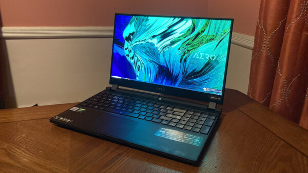 Laptop Màn Hình 4K Tốt Nhất 2023 - Gigabyte Aero 15