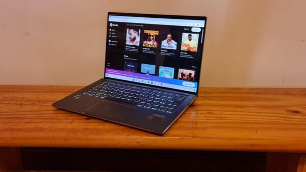 Laptop Cho Sinh Viên Tốt Nhất 2023 - Những Lý Do Nên Mua