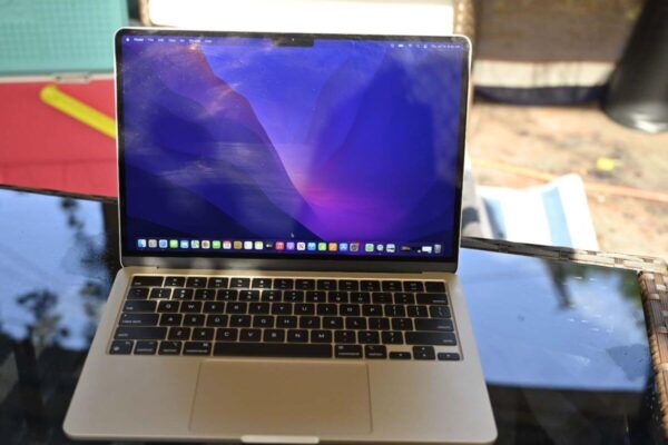 Laptop Văn Phòng Tốt Nhất 2023 - Sức Mạnh, Bền Bỉ Và Bảo Mật