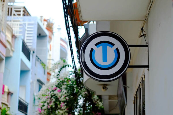 Cửa Hàng Laptop Titan