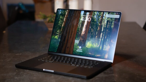 Top 10 Laptop Tốt Nhất 2025 - Ưu Điểm Và Nhược Điểm
